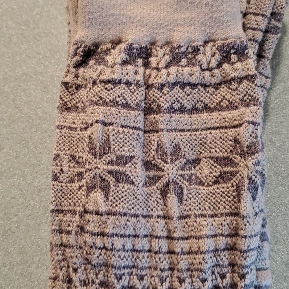 Muk Luks Grey Snowflake Nordic Boot Socks - Picture 3 of 3